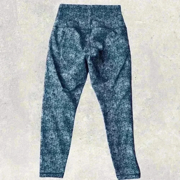 Peloton Capri Leggings - Picture 3 of 7